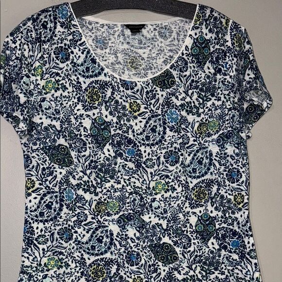 Ann Taylor Blue and White Linen Blend Blouse with Floral Design - Picture 4 of 13